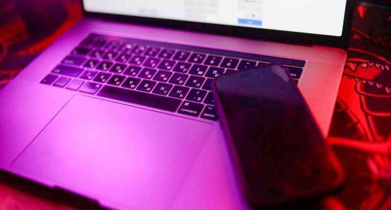Эксперт Зыков: DeepSeek может делиться результатами общения в публичном доступе — Город