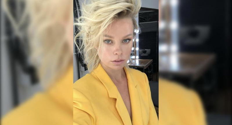 Super: актриса Евгения Осипова показала бритую голову после пересадки волос — Спорт