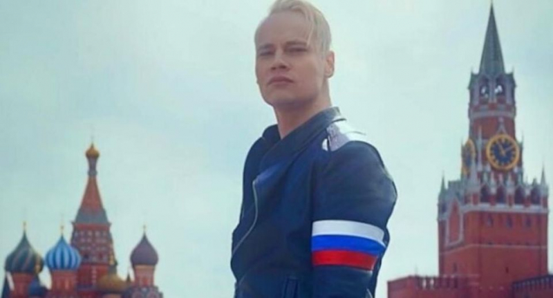 Teleprogramma.org: SHAMAN демонстративно сжег свои кожаные брюки в русской печи — Город