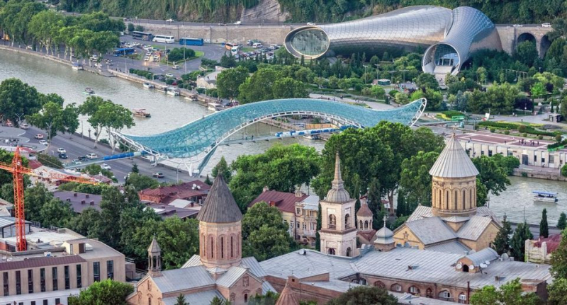 Турэксперт Ансталь рекомендовала туристам не обсуждать в Грузии темы про Россию — Технологии